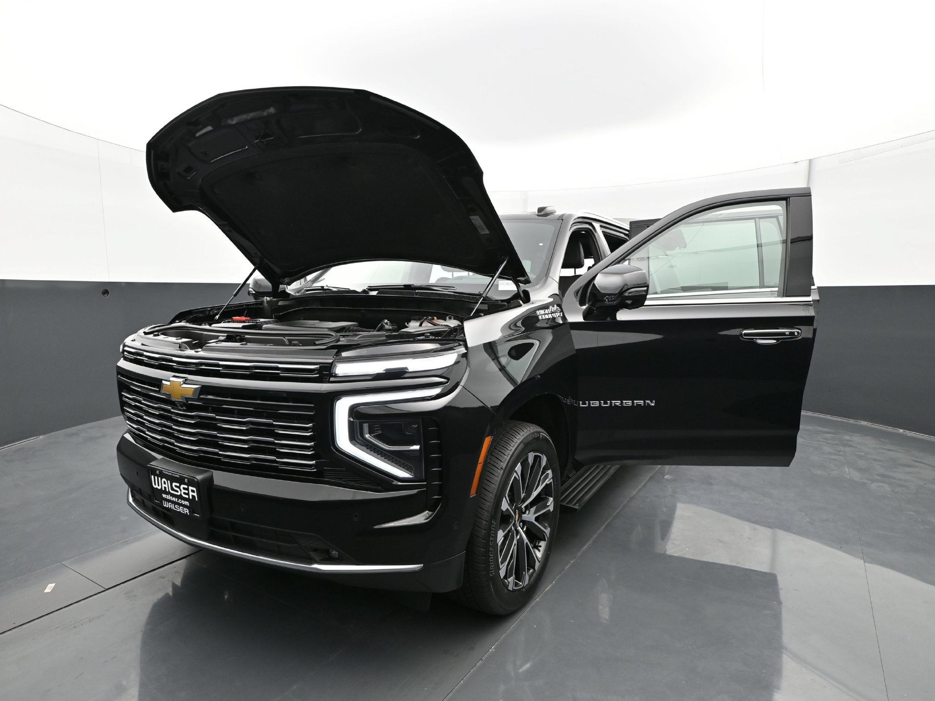 Used 2025 Chevrolet Suburban High Country AWD/4WD image 33