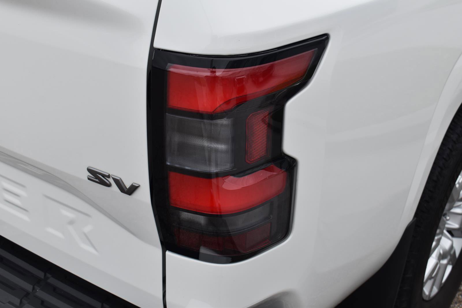 Used 2024 Nissan Frontier SV w/ SV Convenience Package RWD image 11
