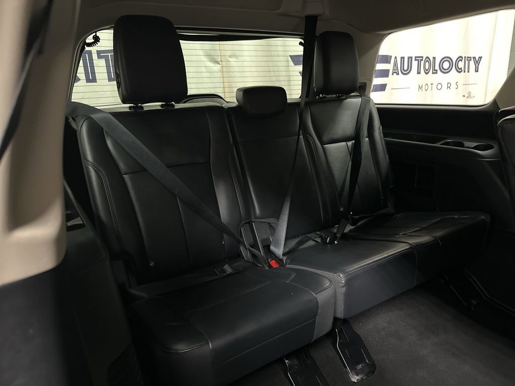 Used 2024 Ford Expedition XLT AWD/4WD image 40