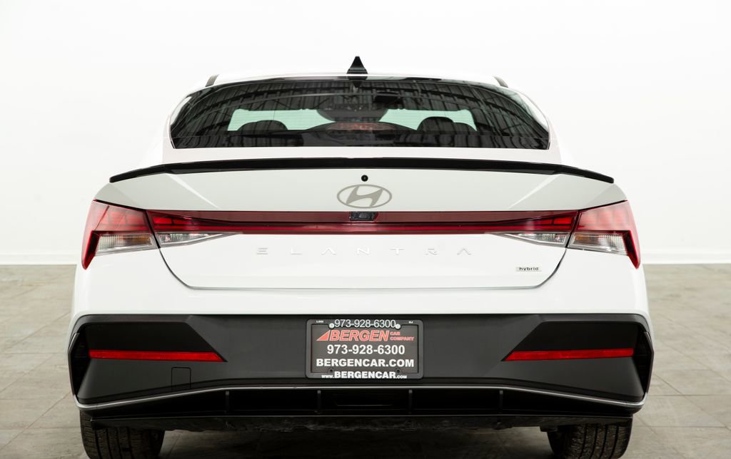 Used 2025 Hyundai Elantra SEL image 10