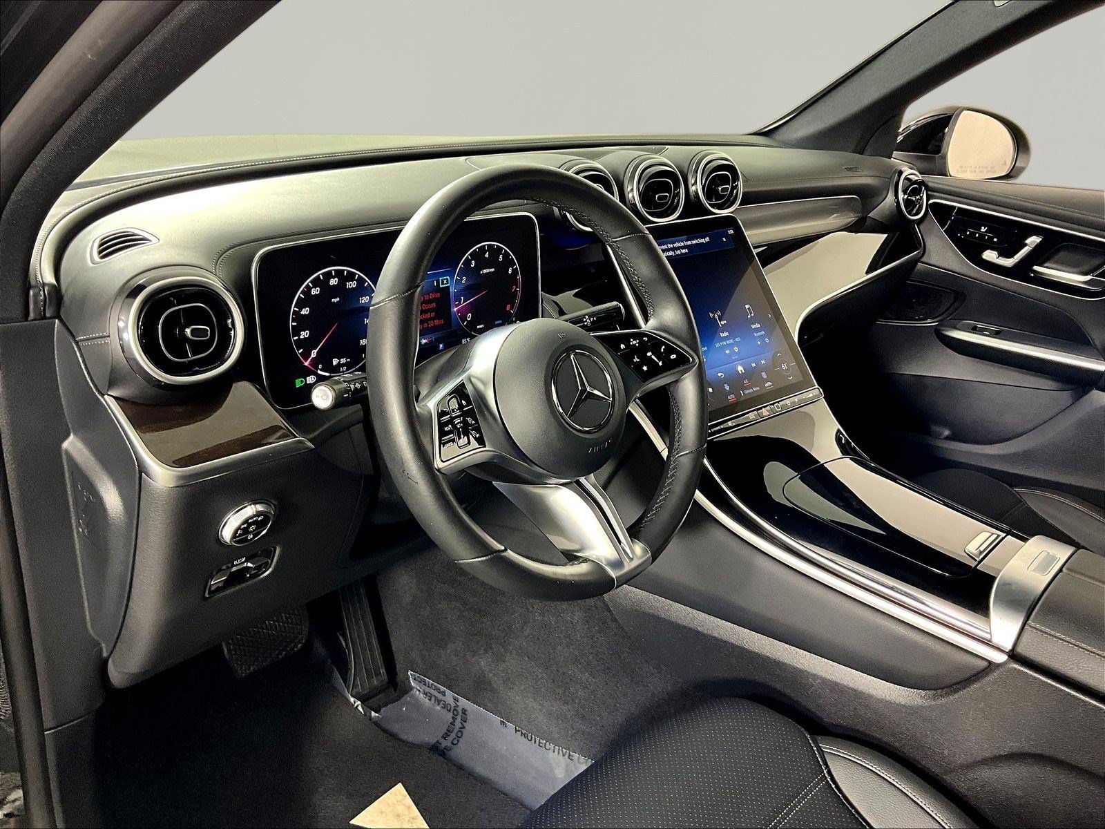 Used 2023 Mercedes-Benz GLC 300 4MATIC image 17