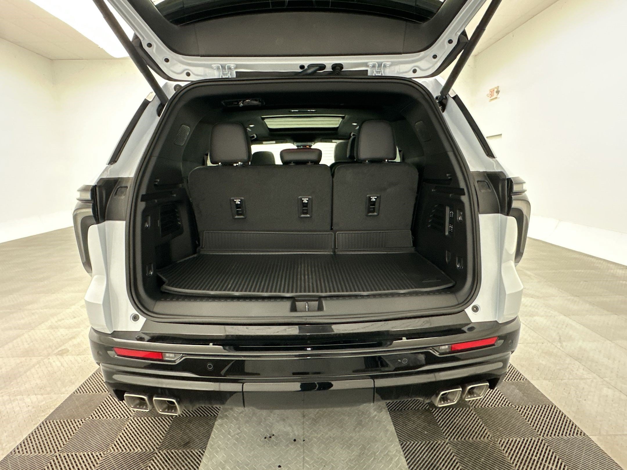 Certified 2026 Chevrolet Traverse RS AWD/4WD image 27