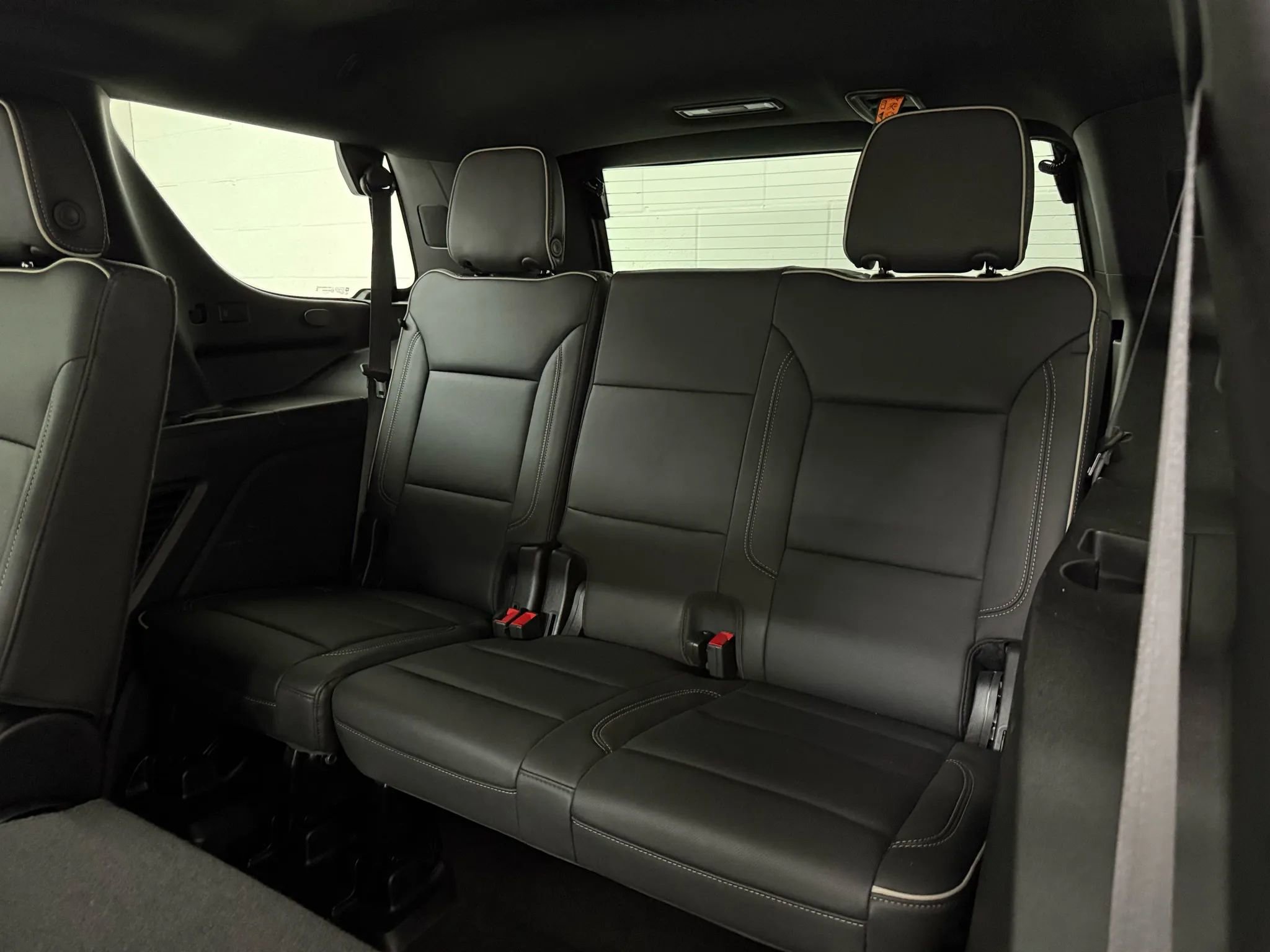 Used 2024 GMC Yukon SLT image 60