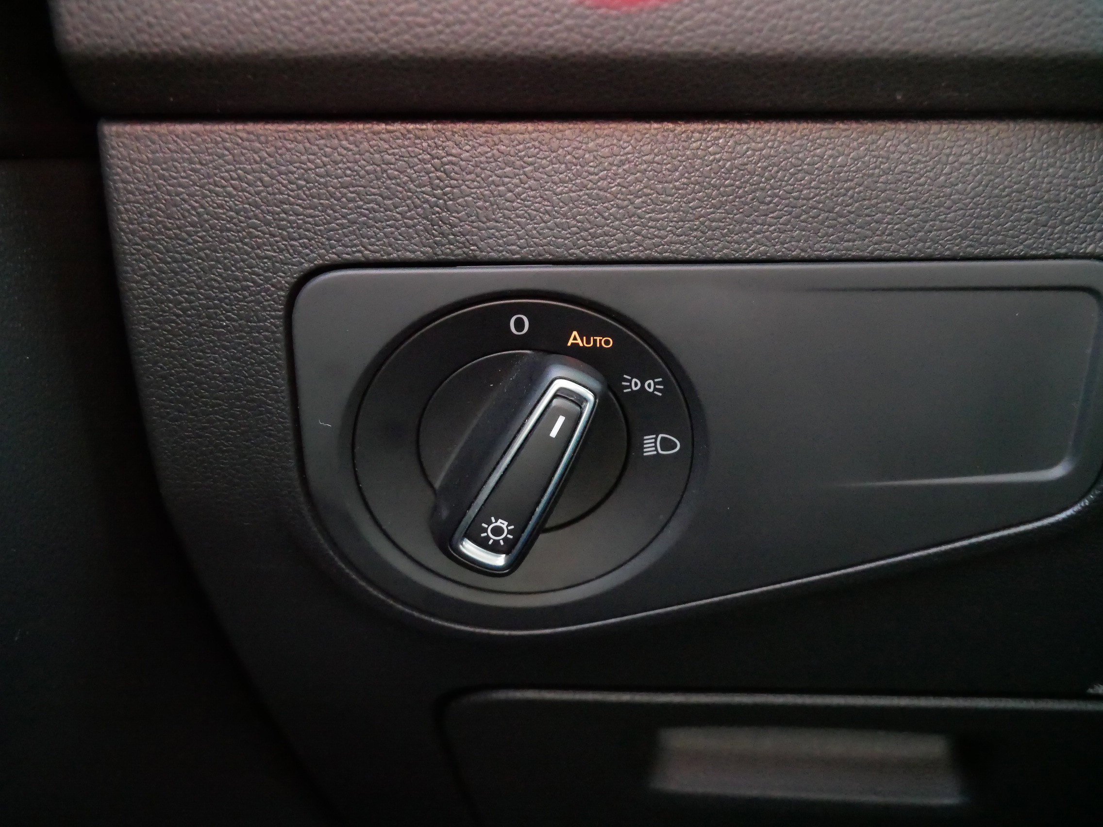 Certified 2023 Volkswagen Tiguan SE R-Line image 26