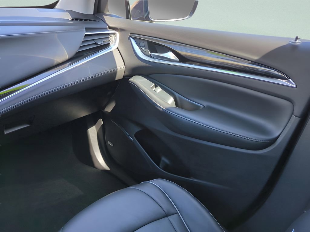 Used 2021 Buick Enclave Avenir w/ Avenir Technology Package image 16