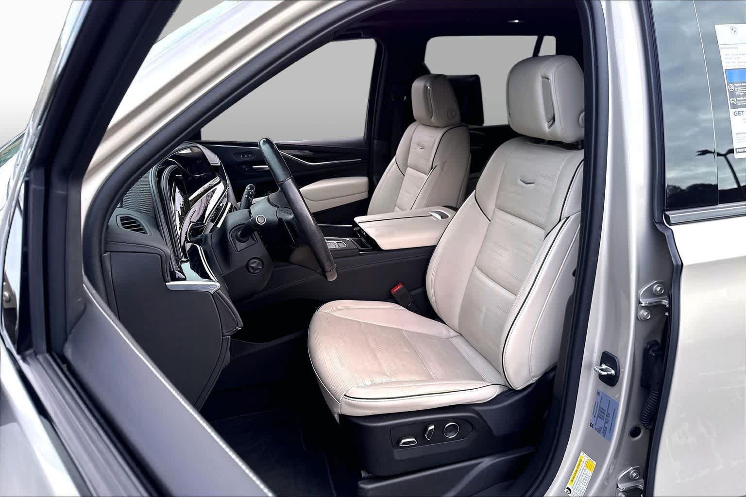 Used 2021 Cadillac Escalade Sport w/ Driver Assist Tech Package AWD/4WD image 7