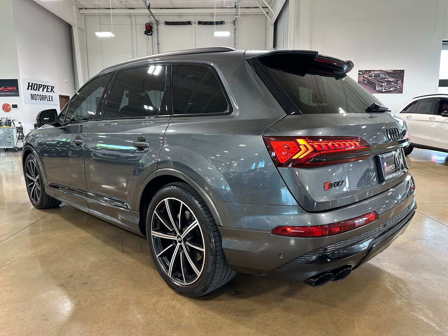 Used 2021 Audi SQ7 Premium Plus w/ SQ7 Black Optic Package image 6