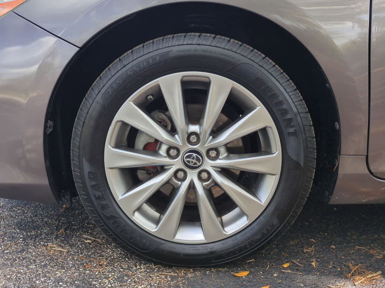 Used 2017 Toyota Camry XLE FWD image 14
