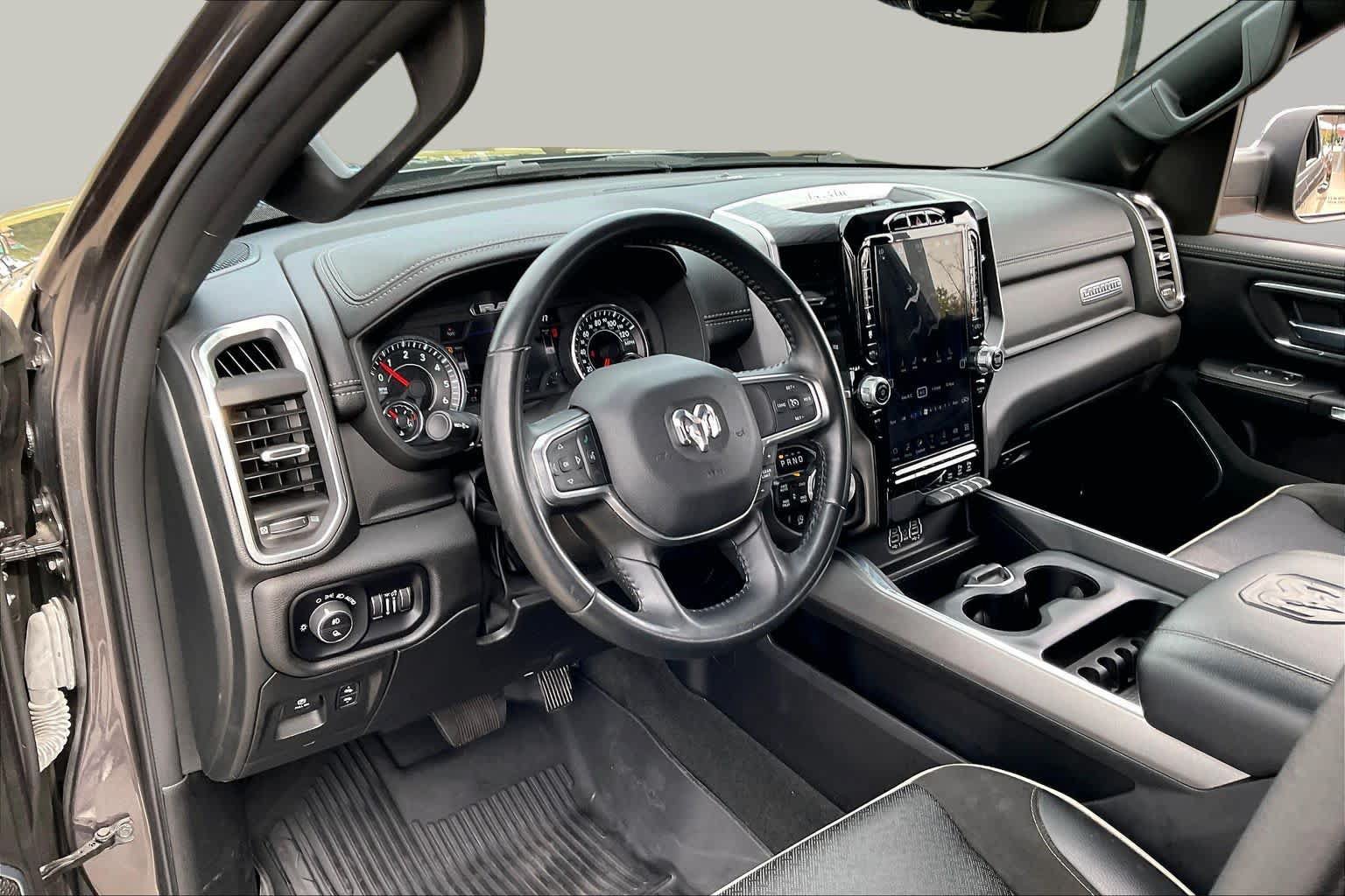 Used 2024 RAM 1500 Laramie AWD/4WD image 17