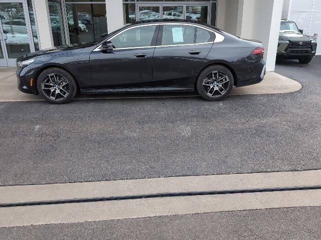 Used 2026 BMW 530i xDrive image 6