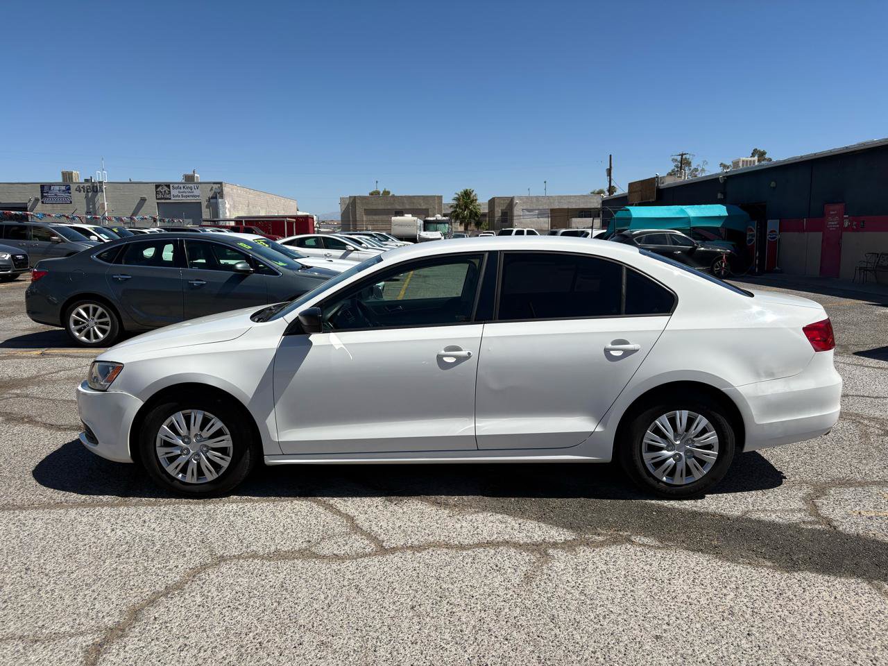 Used 2011 Volkswagen Jetta S FWD image 2