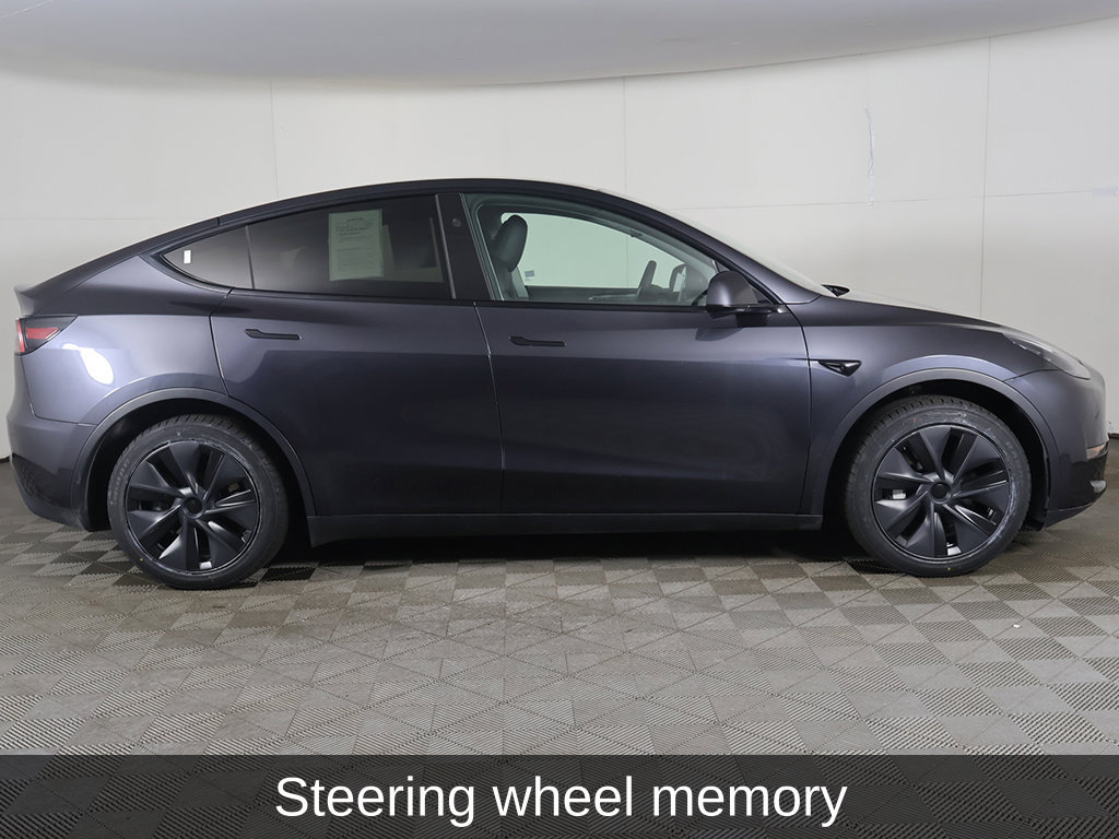 Used 2024 Tesla Model Y Long Range RWD image 21