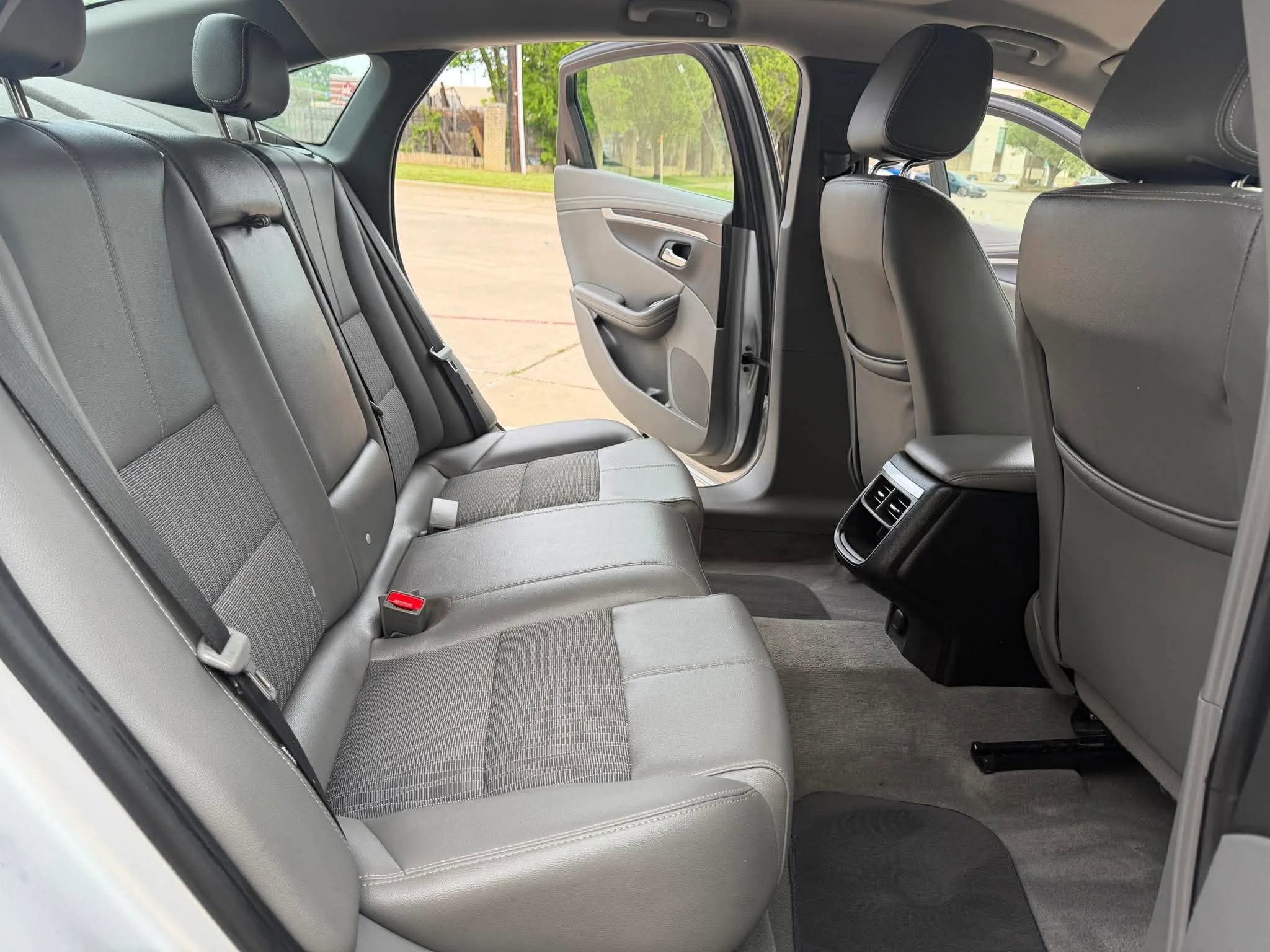Used 2019 Chevrolet Impala LT image 25