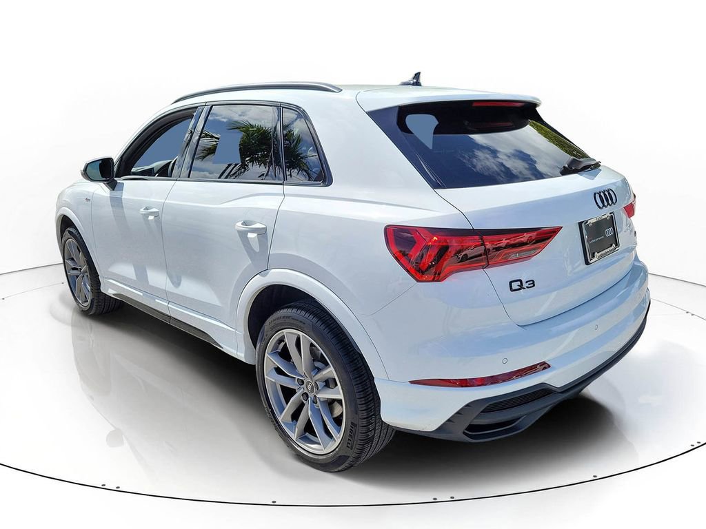 Certified 2025 Audi Q3 2.0T Premium w/ Convenience Package image 3