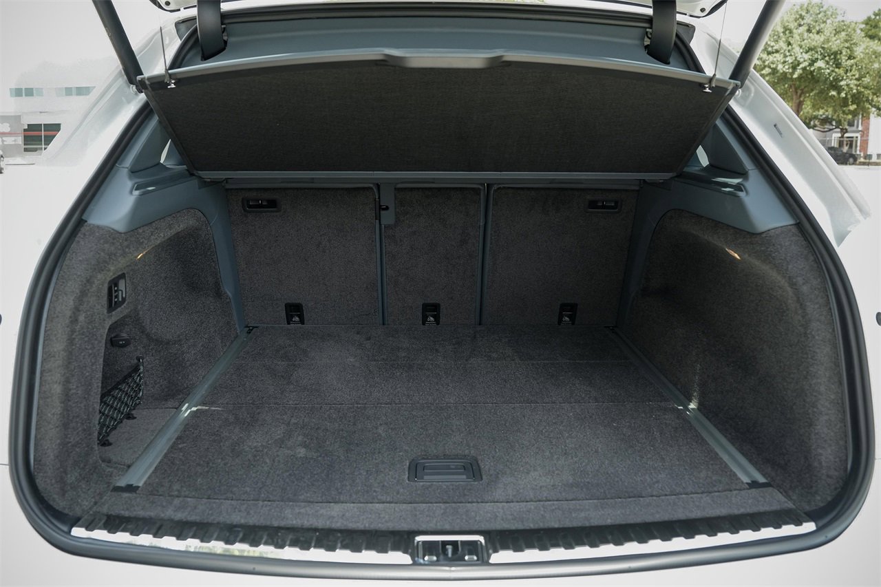 New 2025 Bentley Bentayga image 39