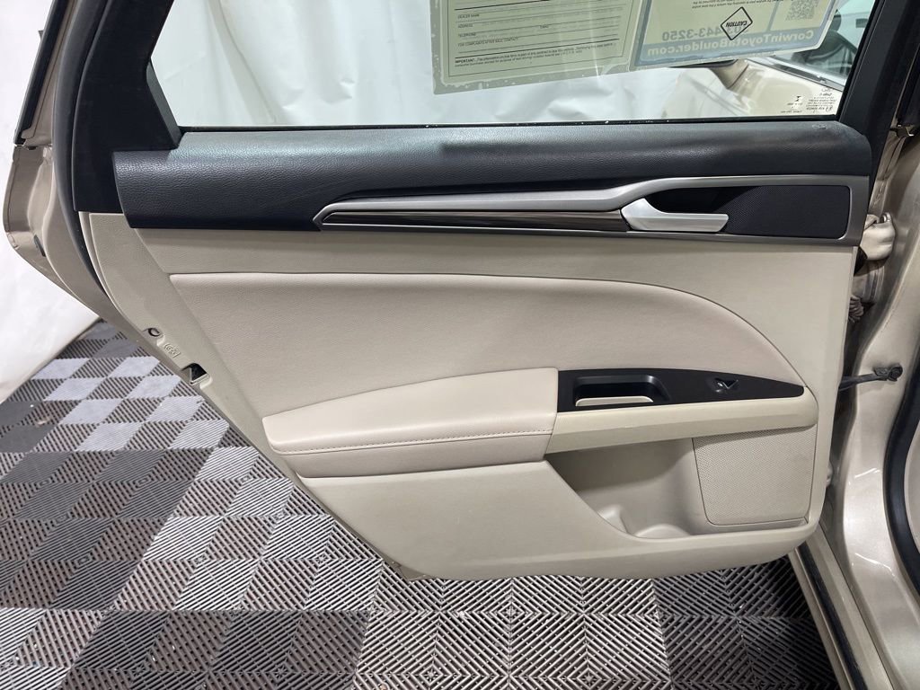 Used 2019 Ford Fusion SEL image 15