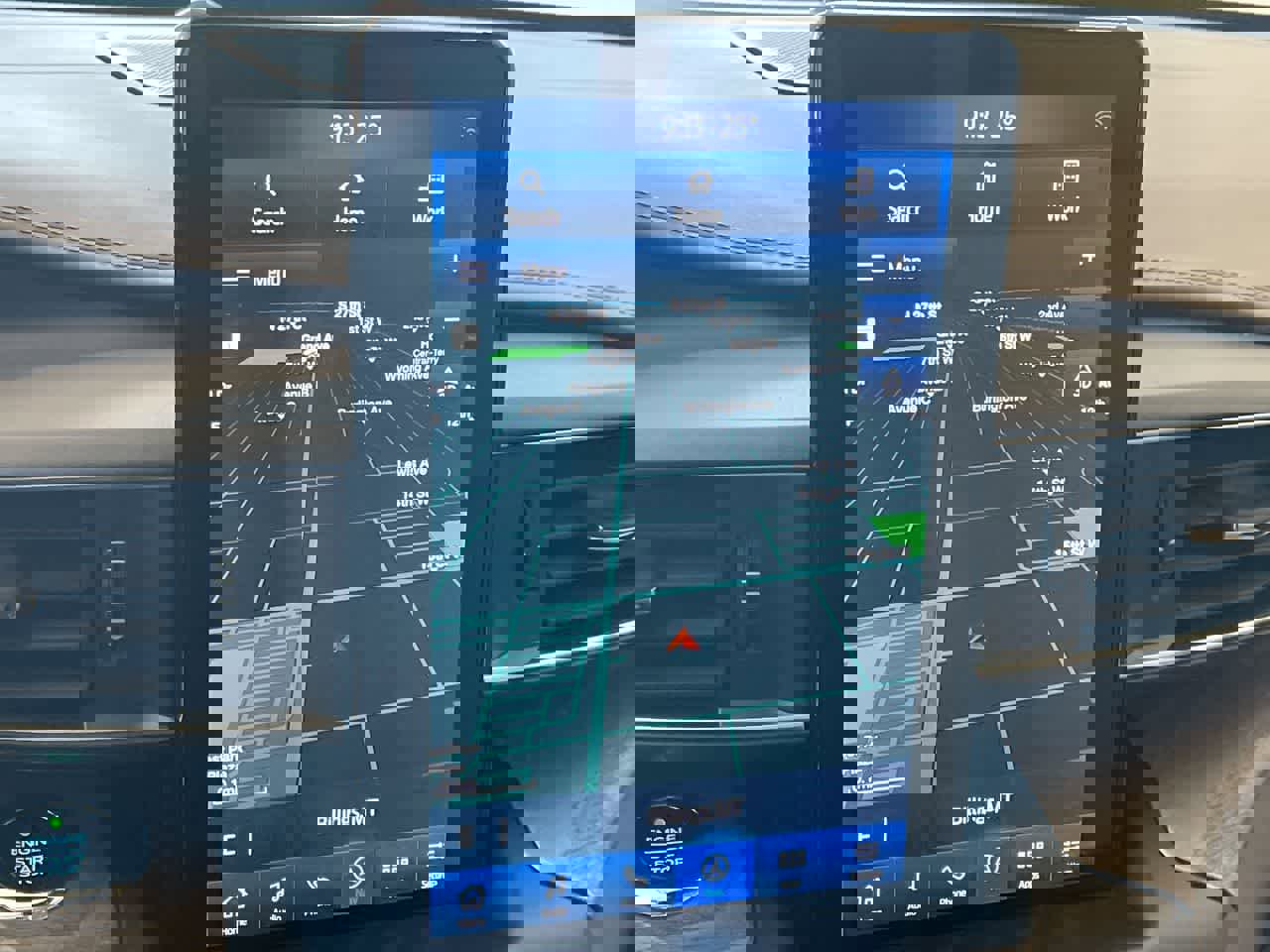 Used 2020 Ford Explorer Platinum w/ Premium Technology Package image 18