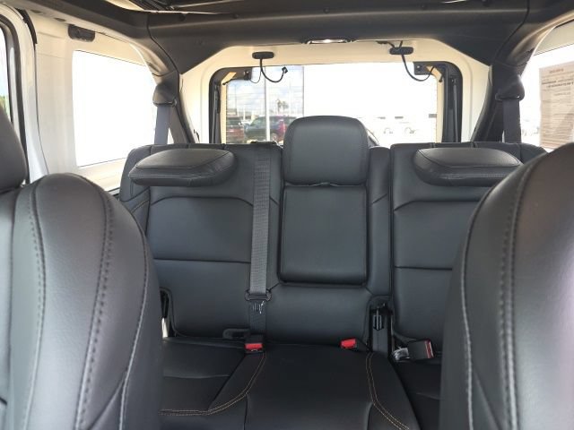 Used 2026 Jeep Wrangler Unlimited Sahara AWD/4WD image 16