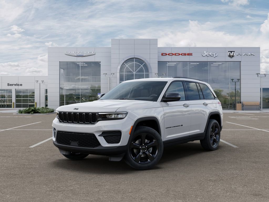 New 2025 Jeep Grand Cherokee Altitude w/ Trailer Tow Package