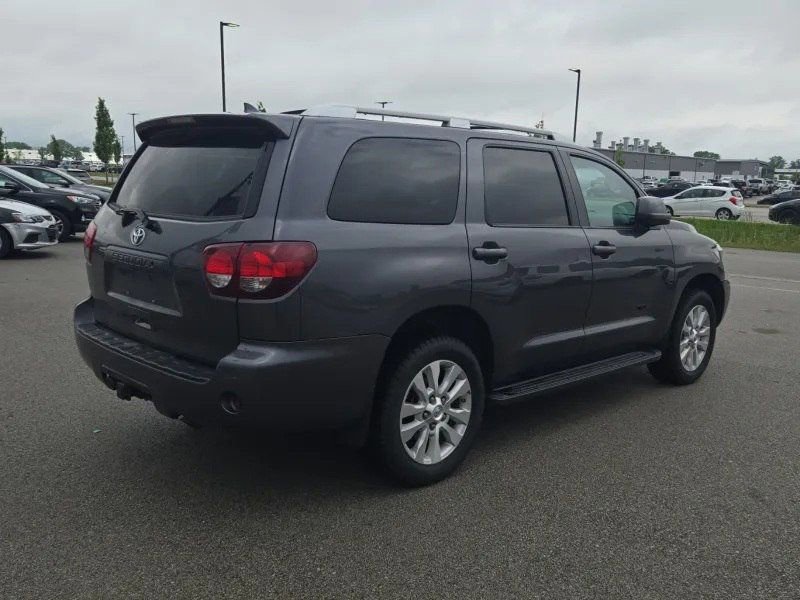 Used 2019 Toyota Sequoia Platinum w/ Carpet Mat Package (TMS) AWD/4WD image 3