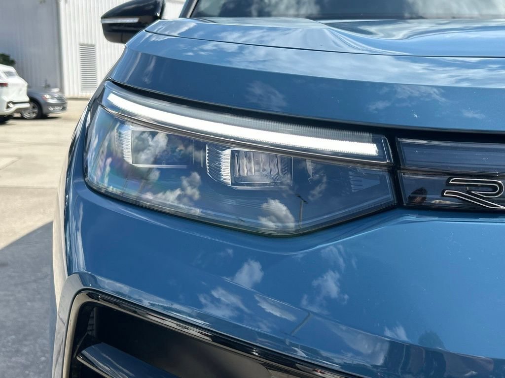 Certified 2025 Volkswagen Tiguan SE R-Line FWD image 40