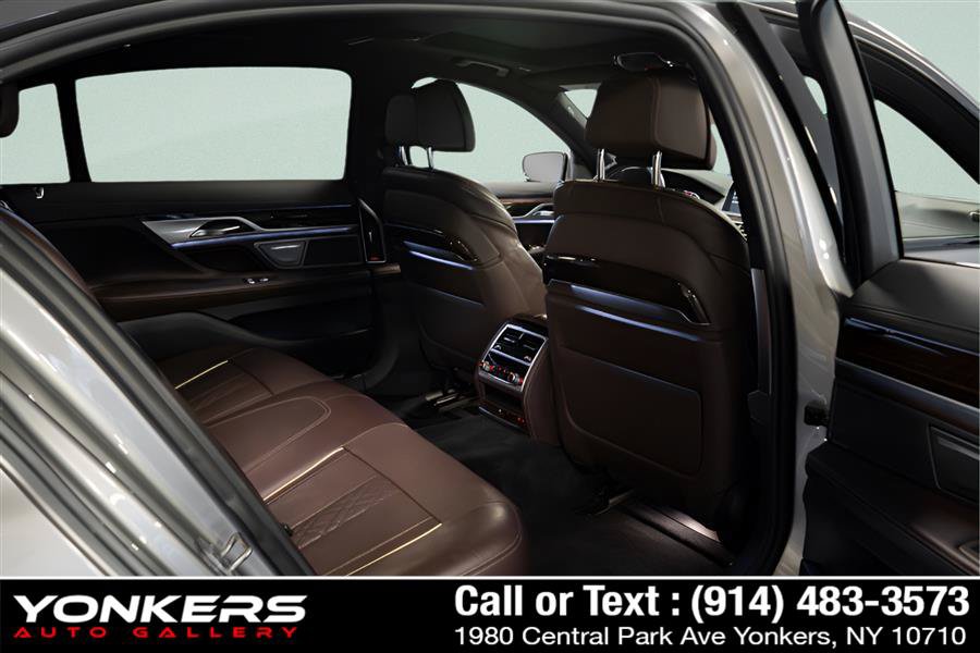 Used 2020 BMW 740i w/ M Sport Package RWD image 19