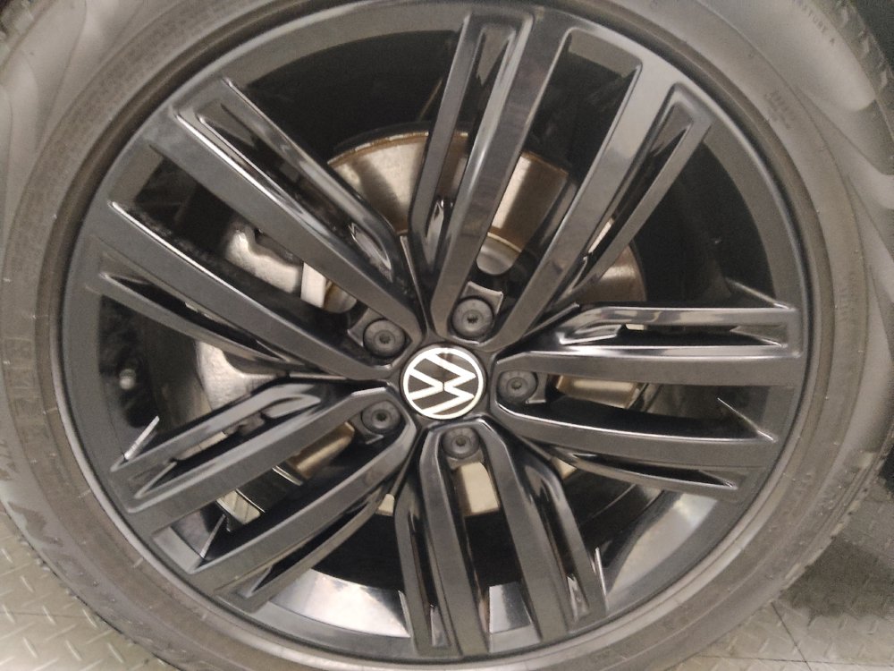 Used 2022 Volkswagen Tiguan SE R-Line FWD image 31