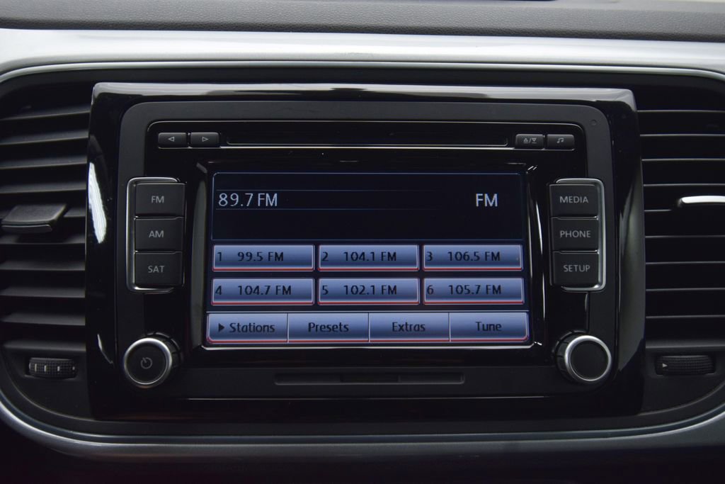 Used 2014 Volkswagen Beetle TDI image 13