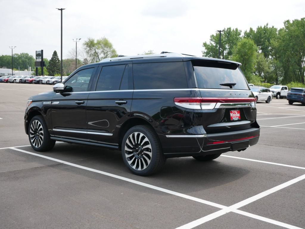 Used 2024 Lincoln Navigator Black Label AWD/4WD image 3