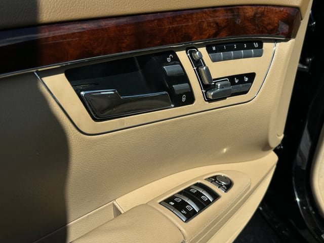 Used 2012 Mercedes-Benz S 400 image 11
