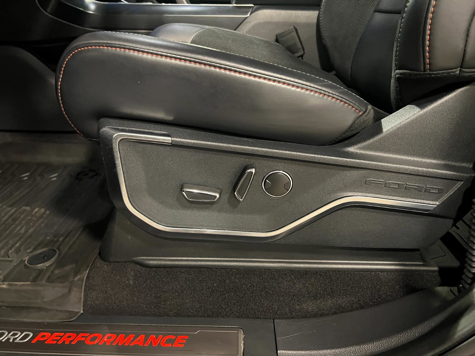 Used 2025 Ford F150 Raptor AWD/4WD image 25
