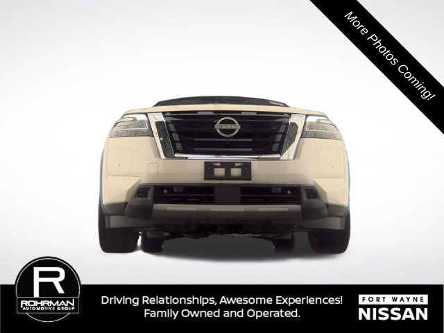 Used 2024 Nissan Pathfinder SL AWD/4WD image 5