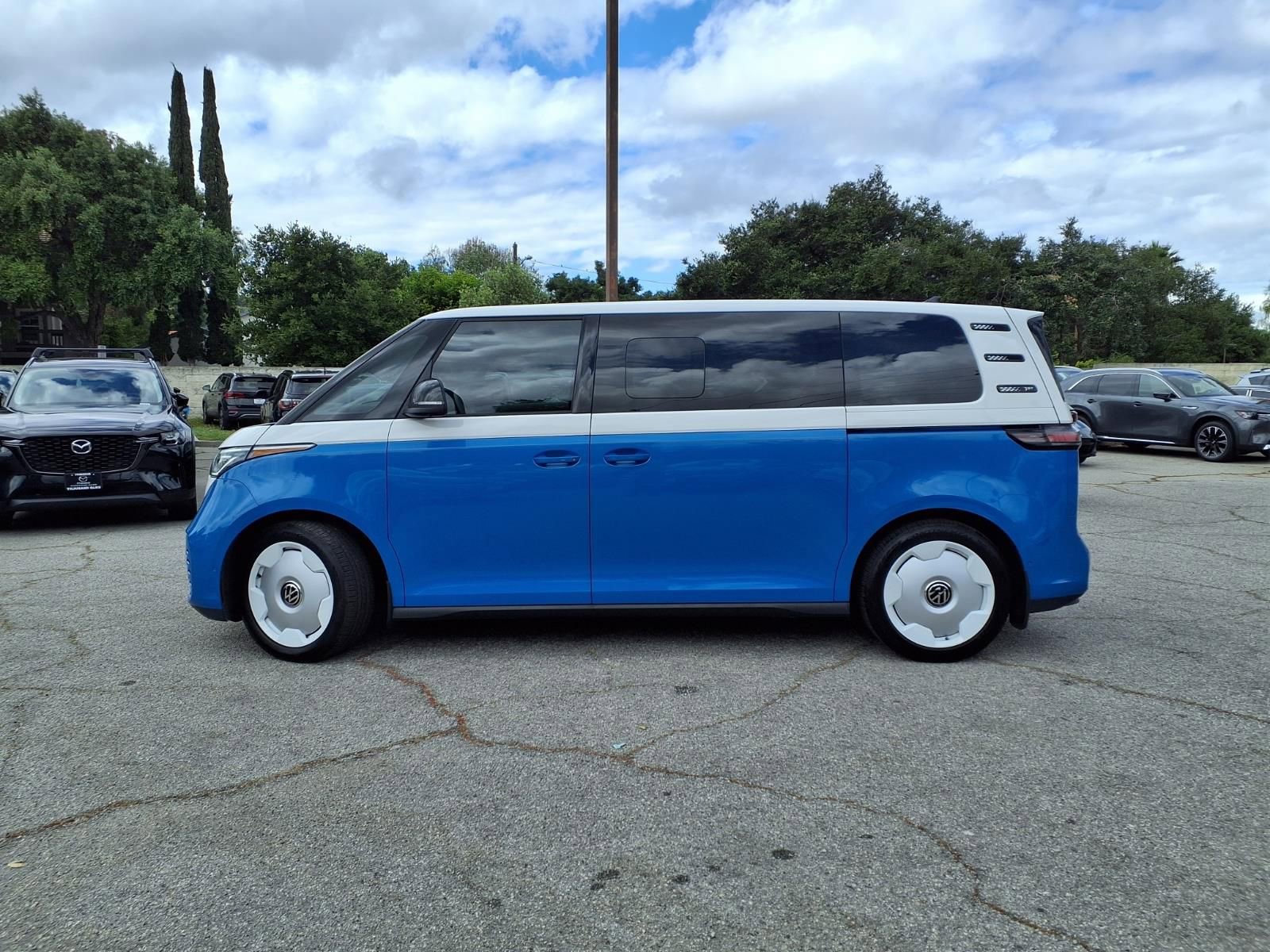 Certified 2025 Volkswagen ID. Buzz 1st Edition RWD image 4