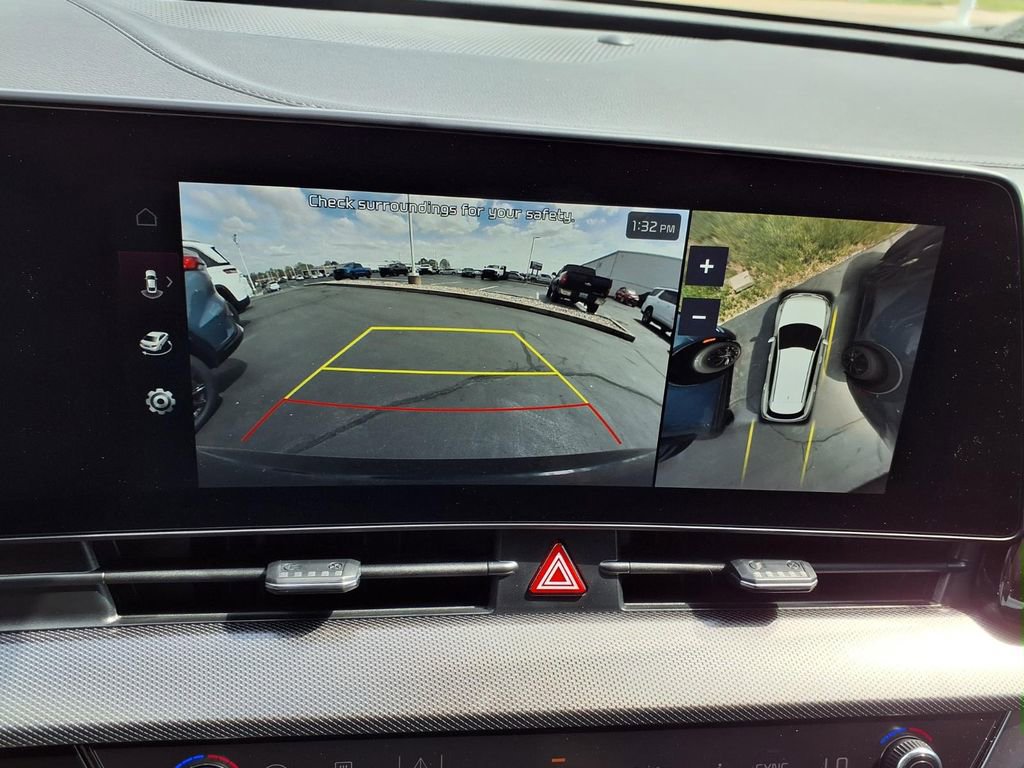 Used 2025 Kia Sportage SX image 8