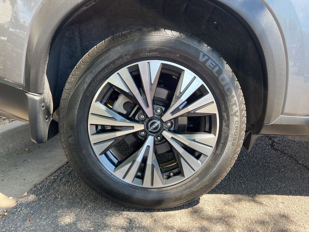 Used 2023 Nissan Rogue SV image 9