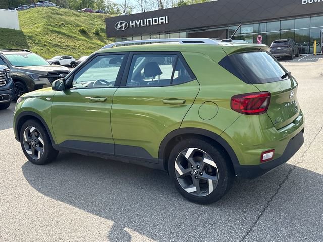 Used 2024 Hyundai Venue SEL FWD image 3