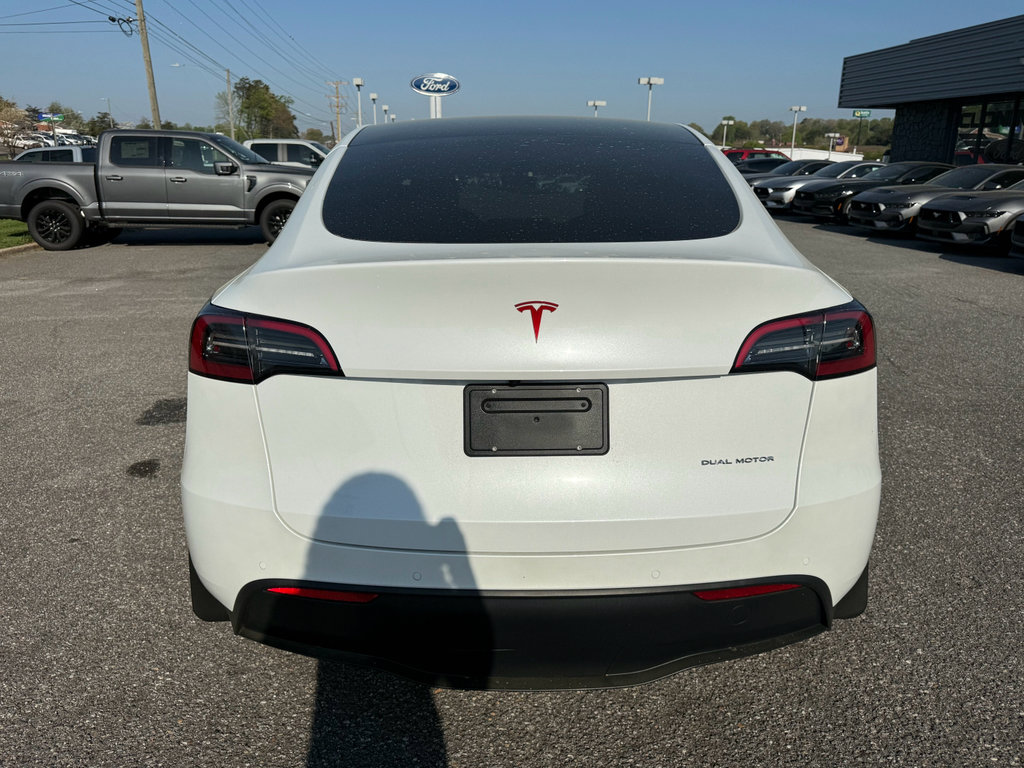 Used 2022 Tesla Model Y Long Range image 6