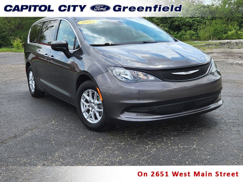 Used 2023 Chrysler Voyager LX FWD image 1