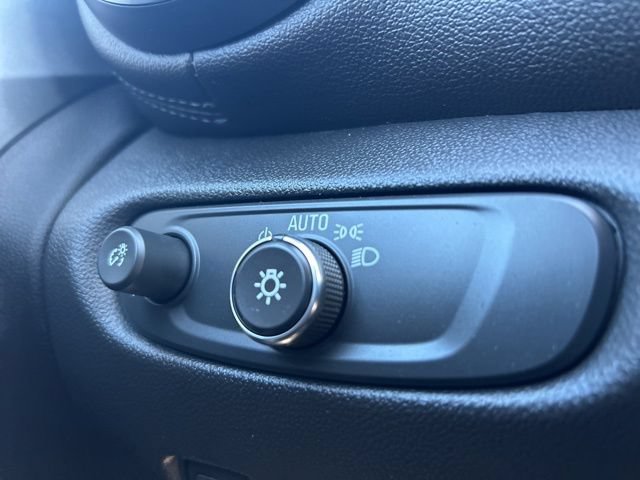Used 2019 Chevrolet Blazer LT FWD image 22