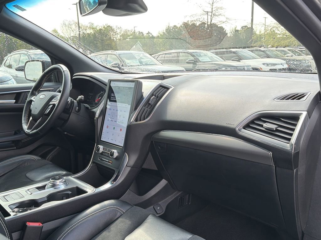 Used 2022 Ford Edge ST image 19