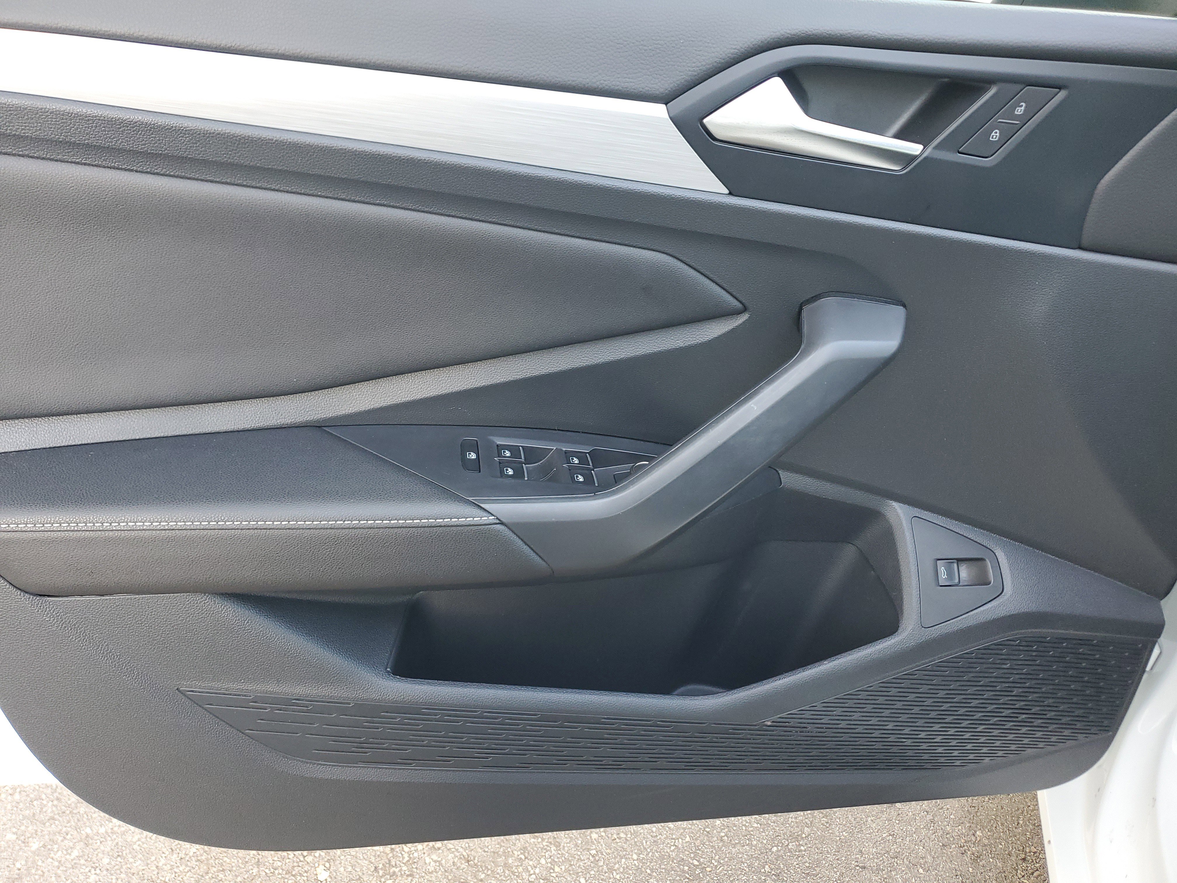 Used 2025 Volkswagen Jetta S image 24