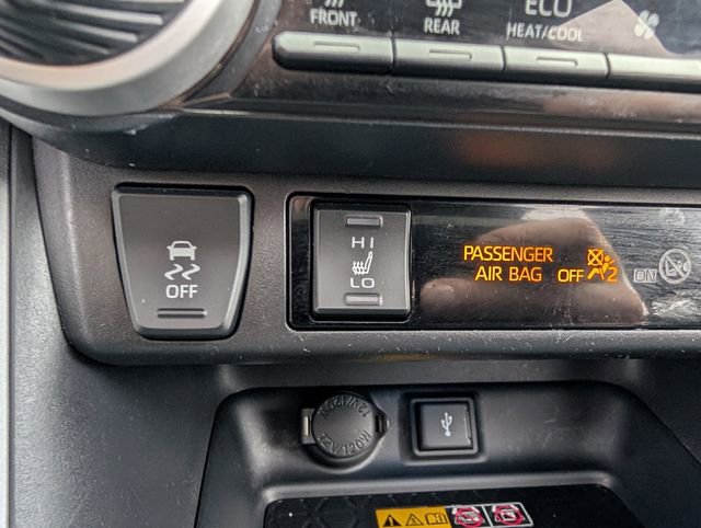 Used 2022 Toyota RAV4 XSE w/ Weather Package image 5