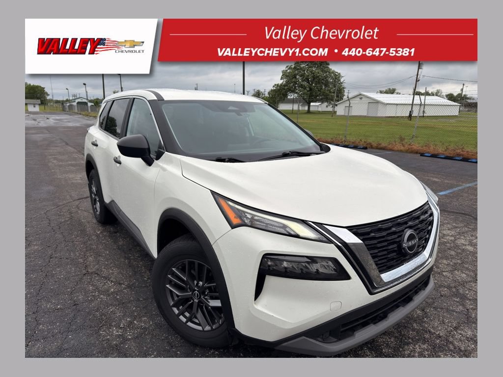 Used 2023 Nissan Rogue S AWD/4WD image 1