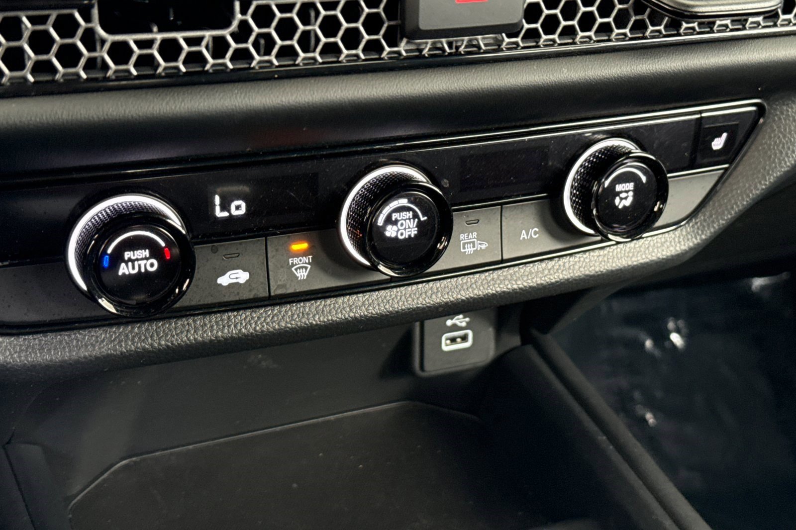 Certified 2025 Honda HR-V Sport image 17