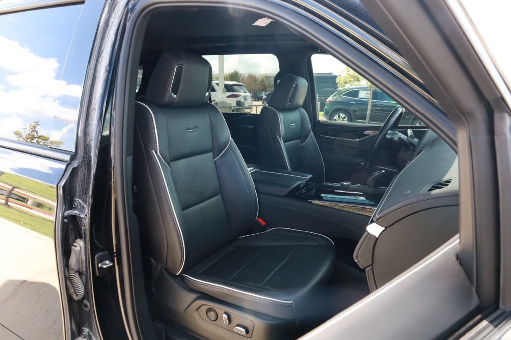 Used 2022 Cadillac Escalade ESV Sport w/ Touring Package RWD image 25