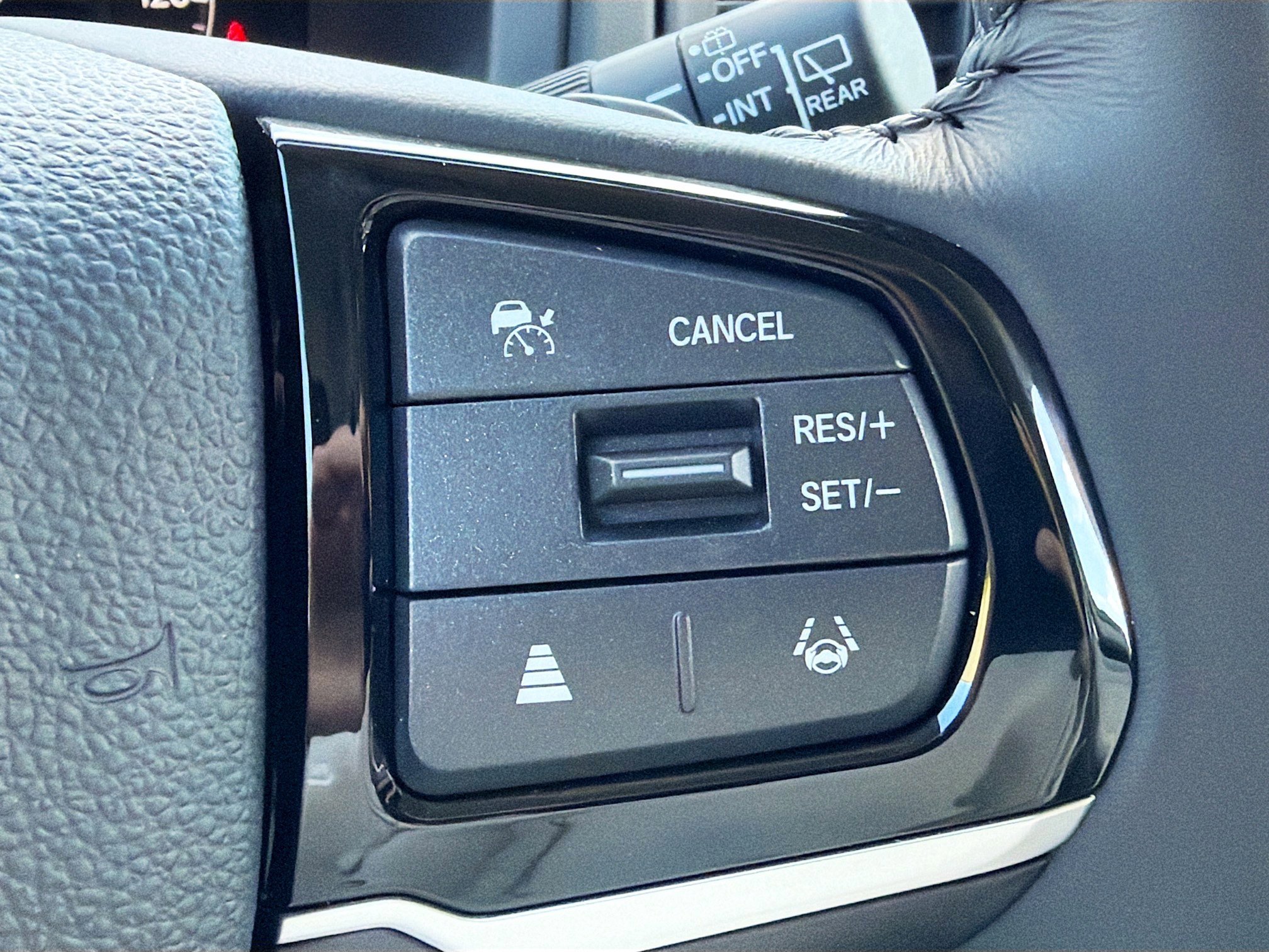 Used 2025 Honda Odyssey Touring image 40