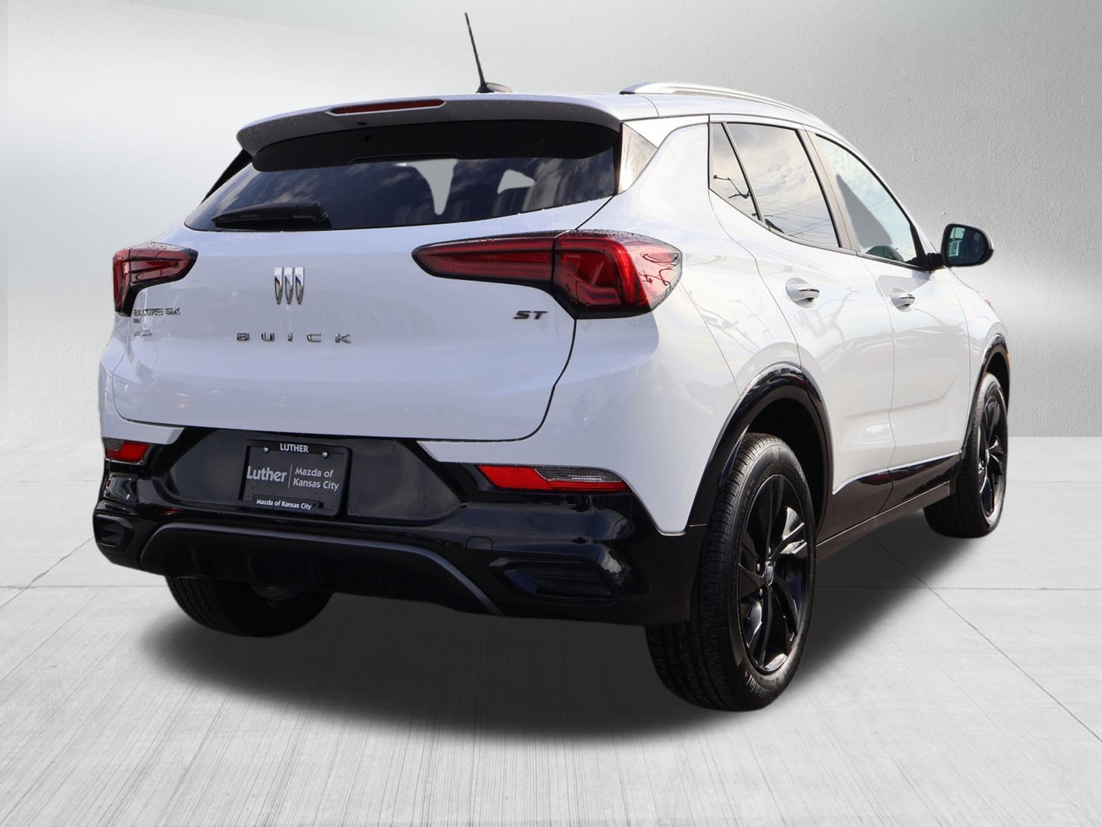 Used 2024 Buick Encore GX Sport Touring image 7