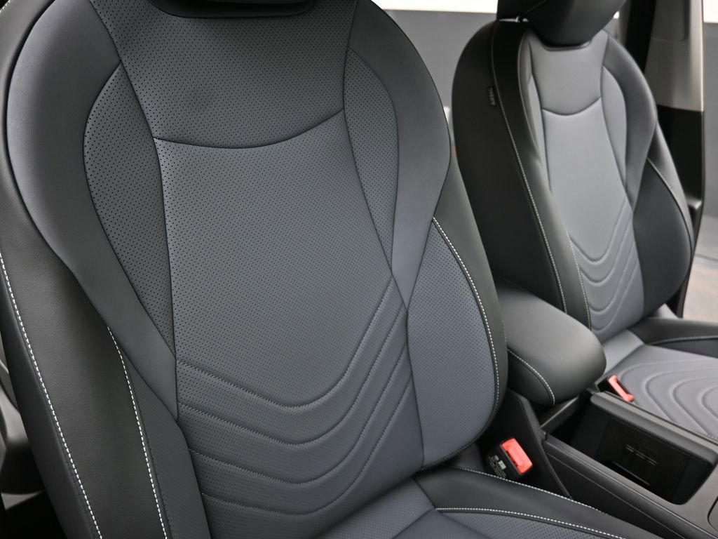 New 2026 Volkswagen Tiguan SE image 14