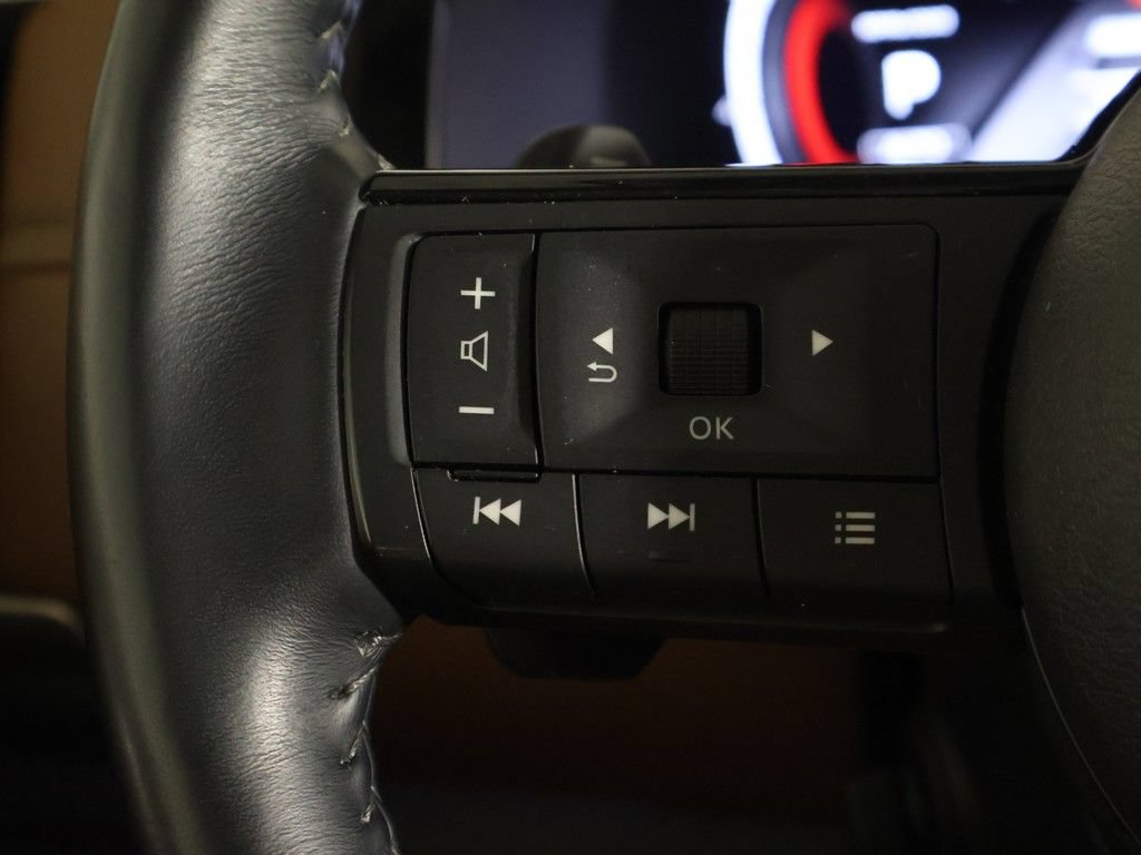 Used 2024 Nissan Pathfinder Platinum w/ Lighting Package (N93) AWD/4WD image 42