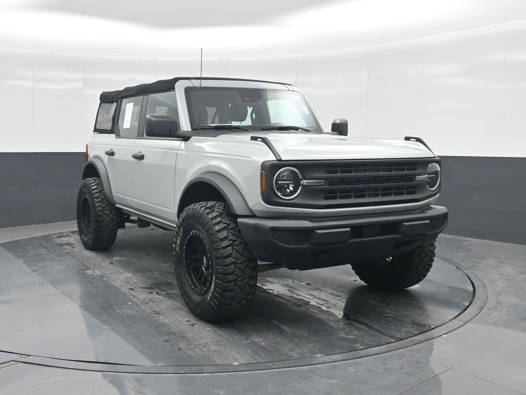 Certified 2022 Ford Bronco Base image 8